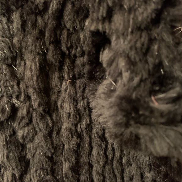 Henig Furs, Real BLACK Rabbit fur vest. FINE FURRIERS in CHARLOTTE N.C, Small. - Picture 2 of 7